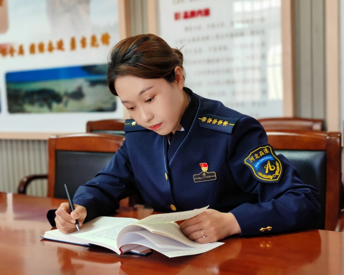 大名学而不怠强素质