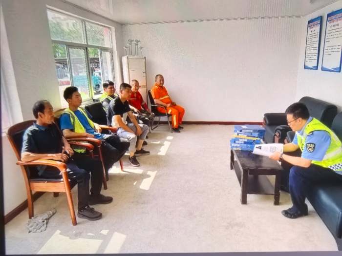 2025.5.28迁安保通保畅应急大队：节前督导强化部署 筑牢端午保畅防线 (2)
