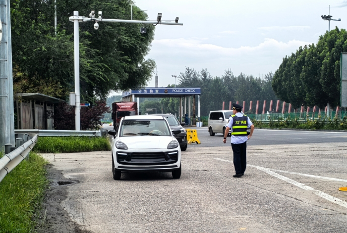 08-18劝返老年代步车