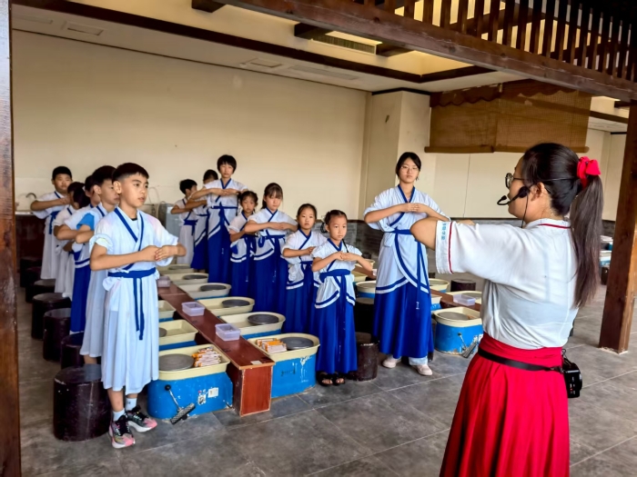 8-26孙敬学堂陶艺1