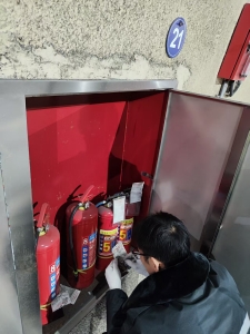 检查灭火器