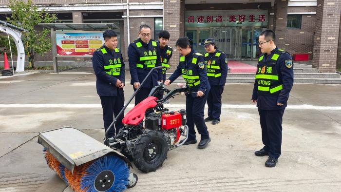 C:\Users\lenovo84\Desktop\微信图片_20251031142219