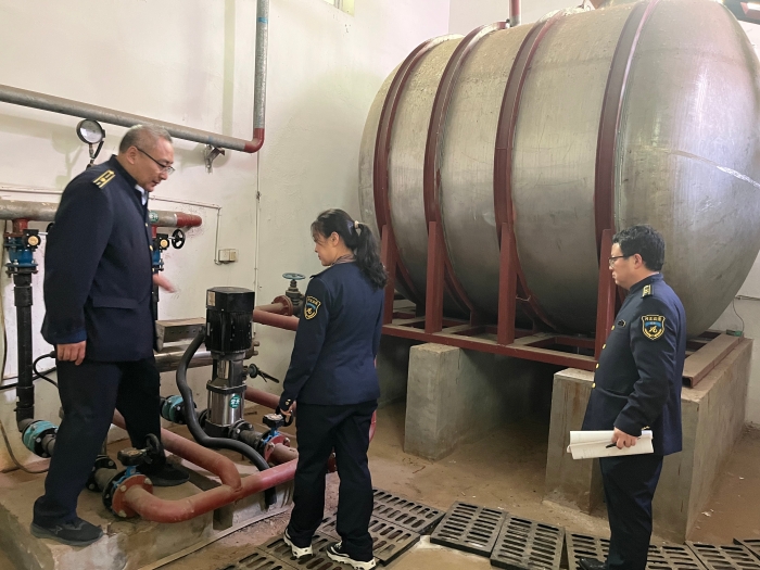 90d2f65b39d5a755c4ad127aa13cc183