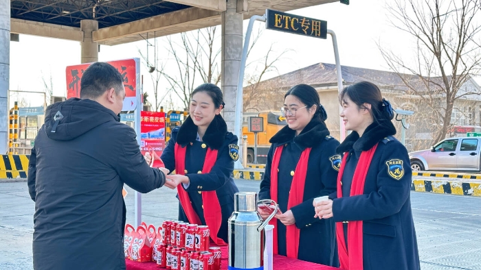 尚村元旦工作瞬间2