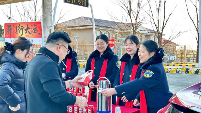 尚村元旦工作瞬间3