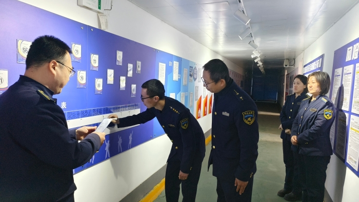 63f7d498df582e3486804577e5c8466c