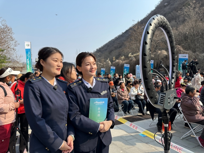 9ec8d64b0ceaabcd163a5dda8b9015be