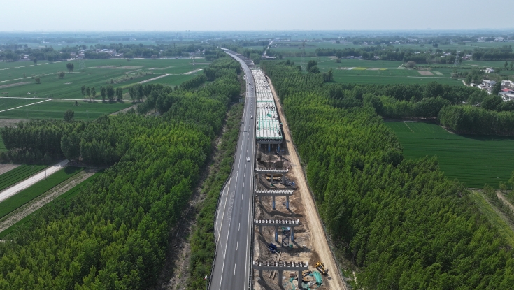 劳动竞赛燃斗志 “五一”坚守筑通途——廊涿改扩建项目提速攻坚全力冲刺北半幅交工验收目标