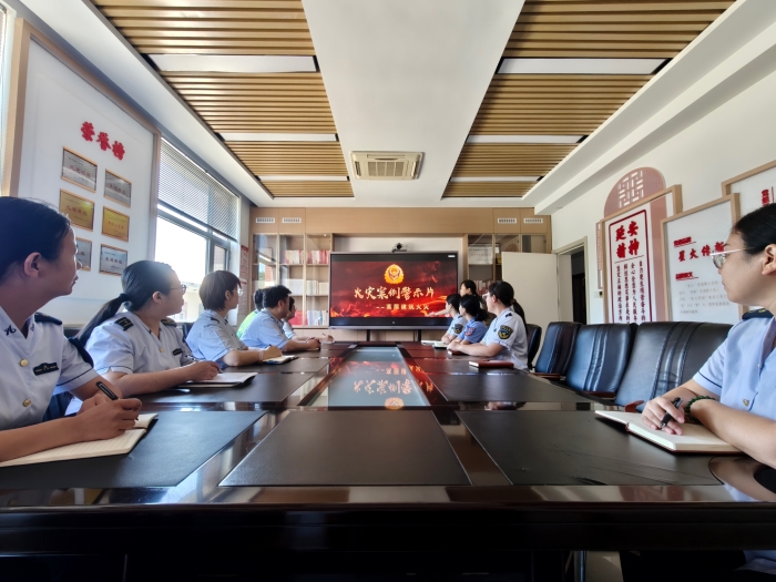 桃城站观看火灾事故警示片