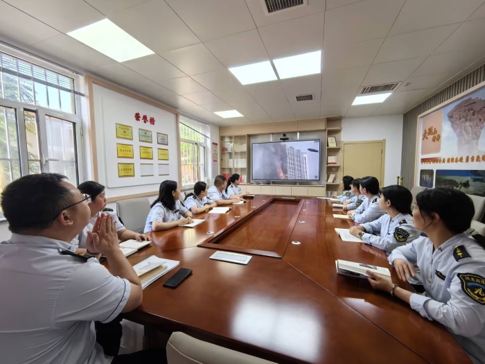大名收费站：组织观看典型火灾事故警示教育片